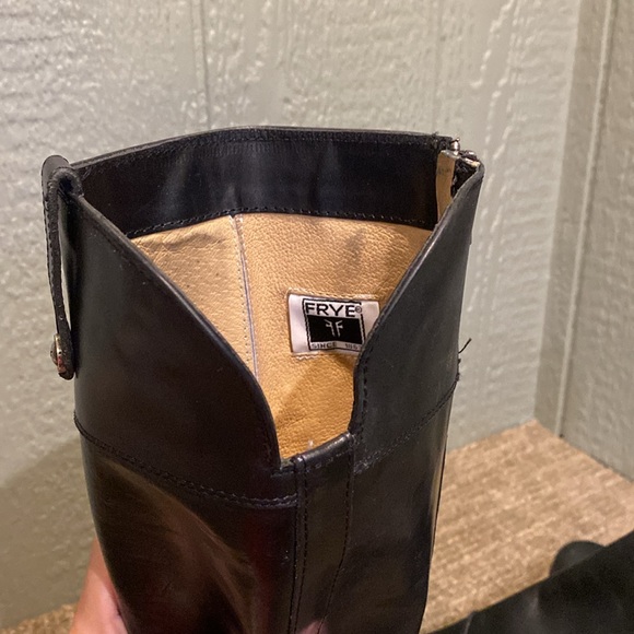 Frye black leather zip up boots - size 7 women’s - Picture 10 of 10